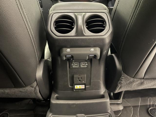 ジープ・ラングラーアンリミテッド サハラ　認定中古車　ワンオーナー　ＥＴＣ２．０　ドライブレコーダー前後　ＡｐｐｌｅＣａｒＰｌａｙ　ＡｎｄｒｏｉｄＡｕｔｏ　ＴＶチューナー（53枚目）