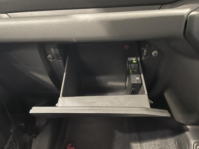 ジープ・ラングラーアンリミテッド サハラ　認定中古車　ワンオーナー　ＥＴＣ２．０　ドライブレコーダー前後　ＡｐｐｌｅＣａｒＰｌａｙ　ＡｎｄｒｏｉｄＡｕｔｏ　ＴＶチューナー（54枚目）