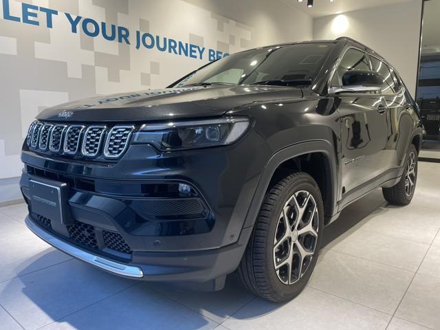 ジープ・コンパス リミテッド　認定中古車　当社デモカー　ＥＴＣ２．０　Ａｐｐｌｅｃａｒｐｌａｙ　ａｎｄｒｏｉｄａｕｔｏ　電動テールゲート　シートヒーター前席　ステアリングヒーター　アラウンドビューモニター（5枚目）