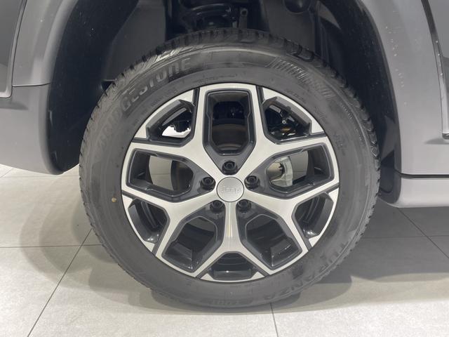 ジープ・コンパス リミテッド　認定中古車　当社デモカー　ＥＴＣ２．０　Ａｐｐｌｅｃａｒｐｌａｙ　ａｎｄｒｏｉｄａｕｔｏ　電動テールゲート　シートヒーター前席　ステアリングヒーター　アラウンドビューモニター（10枚目）