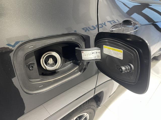 ジープ・コンパス リミテッド　認定中古車　当社デモカー　ＥＴＣ２．０　Ａｐｐｌｅｃａｒｐｌａｙ　ａｎｄｒｏｉｄａｕｔｏ　電動テールゲート　シートヒーター前席　ステアリングヒーター　アラウンドビューモニター（13枚目）