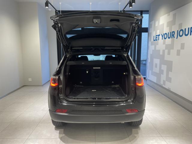 ジープ・コンパス リミテッド　認定中古車　当社デモカー　ＥＴＣ２．０　Ａｐｐｌｅｃａｒｐｌａｙ　ａｎｄｒｏｉｄａｕｔｏ　電動テールゲート　シートヒーター前席　ステアリングヒーター　アラウンドビューモニター（16枚目）