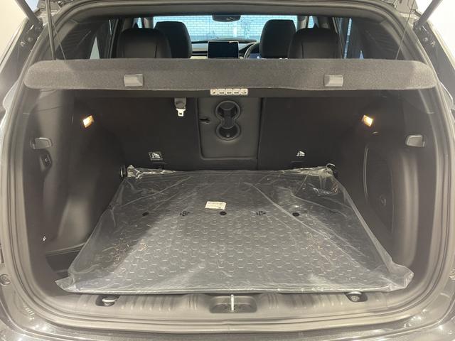 ジープ・コンパス リミテッド　認定中古車　当社デモカー　ＥＴＣ２．０　Ａｐｐｌｅｃａｒｐｌａｙ　ａｎｄｒｏｉｄａｕｔｏ　電動テールゲート　シートヒーター前席　ステアリングヒーター　アラウンドビューモニター（17枚目）