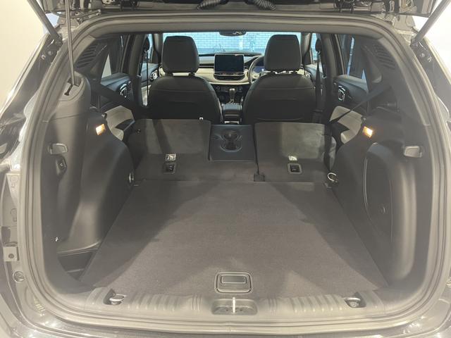 ジープ・コンパス リミテッド　認定中古車　当社デモカー　ＥＴＣ２．０　Ａｐｐｌｅｃａｒｐｌａｙ　ａｎｄｒｏｉｄａｕｔｏ　電動テールゲート　シートヒーター前席　ステアリングヒーター　アラウンドビューモニター（18枚目）