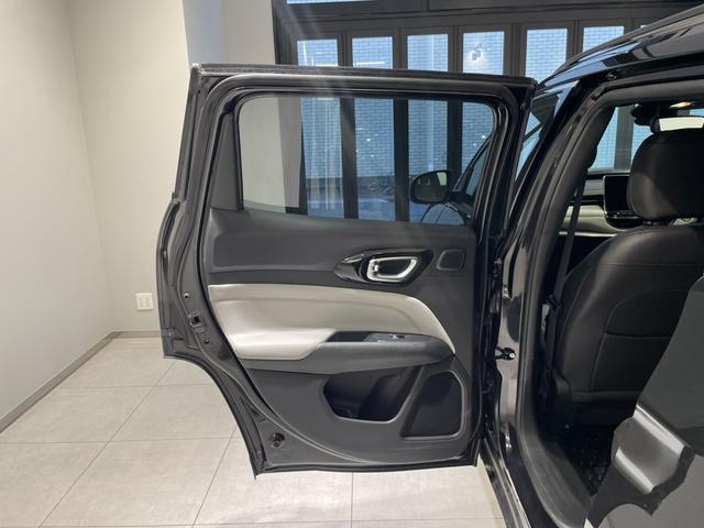 ジープ・コンパス リミテッド　認定中古車　当社デモカー　ＥＴＣ２．０　Ａｐｐｌｅｃａｒｐｌａｙ　ａｎｄｒｏｉｄａｕｔｏ　電動テールゲート　シートヒーター前席　ステアリングヒーター　アラウンドビューモニター（24枚目）