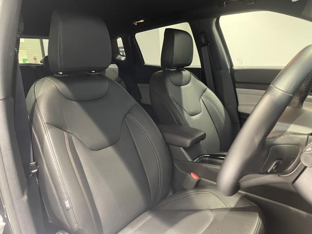 ジープ・コンパス リミテッド　認定中古車　当社デモカー　ＥＴＣ２．０　Ａｐｐｌｅｃａｒｐｌａｙ　ａｎｄｒｏｉｄａｕｔｏ　電動テールゲート　シートヒーター前席　ステアリングヒーター　アラウンドビューモニター（26枚目）