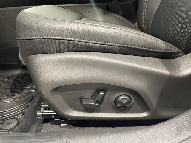 ジープ・コンパス リミテッド　認定中古車　当社デモカー　ＥＴＣ２．０　Ａｐｐｌｅｃａｒｐｌａｙ　ａｎｄｒｏｉｄａｕｔｏ　電動テールゲート　シートヒーター前席　ステアリングヒーター　アラウンドビューモニター（30枚目）