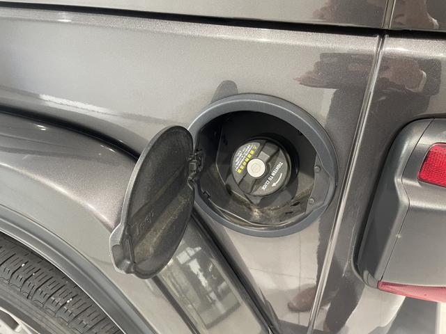 ジープ・ラングラー ８０ｔｈアニバーサリーエディション　認定中古車　ワンオーナー　ＥＴＣ２．０　Ａｐｐｌｅｃａｒｐｌａｙ　ＡｎｄｒｏｉｄＡｕｔｏ　ドライブレコーダー前後（9枚目）