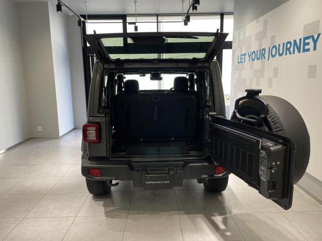 ジープ・ラングラー ８０ｔｈアニバーサリーエディション　認定中古車　ワンオーナー　ＥＴＣ２．０　Ａｐｐｌｅｃａｒｐｌａｙ　ＡｎｄｒｏｉｄＡｕｔｏ　ドライブレコーダー前後（16枚目）