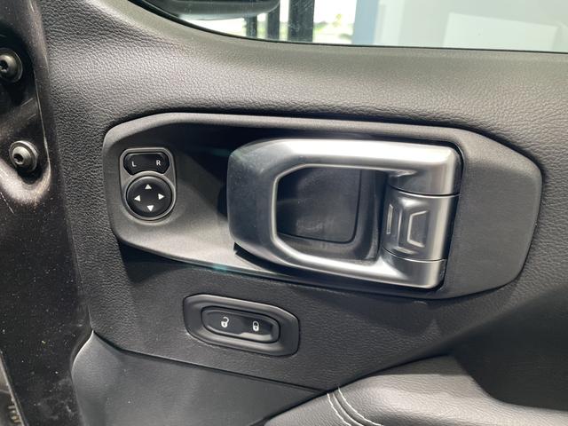 ジープ・ラングラー ８０ｔｈアニバーサリーエディション　認定中古車　ワンオーナー　ＥＴＣ２．０　Ａｐｐｌｅｃａｒｐｌａｙ　ＡｎｄｒｏｉｄＡｕｔｏ　ドライブレコーダー前後（20枚目）