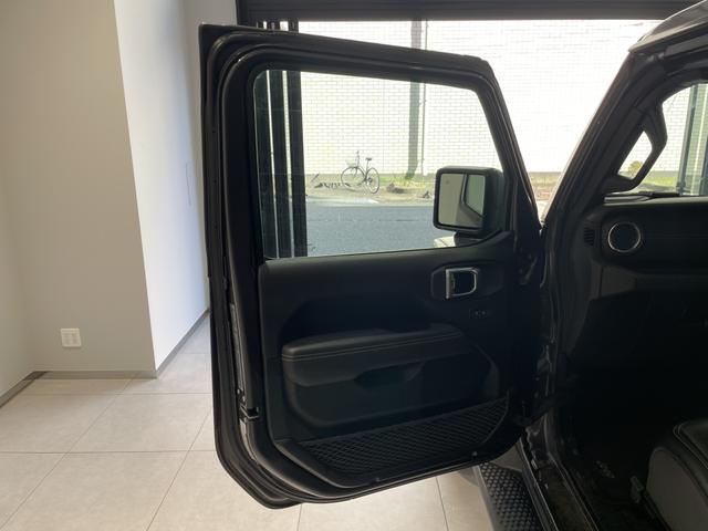 ジープ・ラングラー ８０ｔｈアニバーサリーエディション　認定中古車　ワンオーナー　ＥＴＣ２．０　Ａｐｐｌｅｃａｒｐｌａｙ　ＡｎｄｒｏｉｄＡｕｔｏ　ドライブレコーダー前後（22枚目）