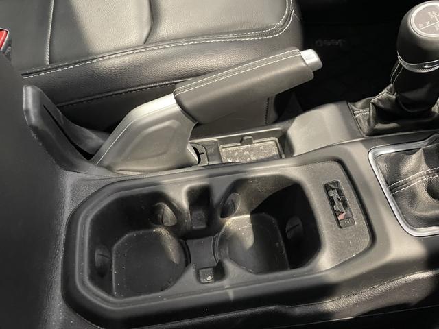 ジープ・ラングラー ８０ｔｈアニバーサリーエディション　認定中古車　ワンオーナー　ＥＴＣ２．０　Ａｐｐｌｅｃａｒｐｌａｙ　ＡｎｄｒｏｉｄＡｕｔｏ　ドライブレコーダー前後（48枚目）