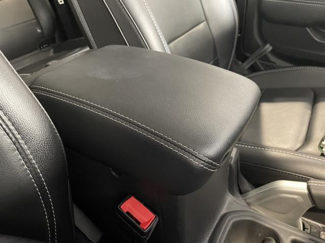 ジープ・ラングラー ８０ｔｈアニバーサリーエディション　認定中古車　ワンオーナー　ＥＴＣ２．０　Ａｐｐｌｅｃａｒｐｌａｙ　ＡｎｄｒｏｉｄＡｕｔｏ　ドライブレコーダー前後（49枚目）