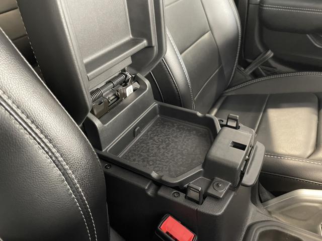 ジープ・ラングラー ８０ｔｈアニバーサリーエディション　認定中古車　ワンオーナー　ＥＴＣ２．０　Ａｐｐｌｅｃａｒｐｌａｙ　ＡｎｄｒｏｉｄＡｕｔｏ　ドライブレコーダー前後（50枚目）