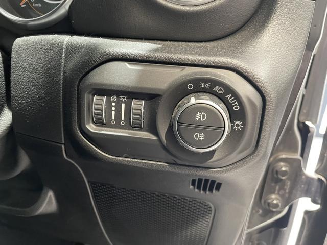 ジープ・ラングラー ８０ｔｈアニバーサリーエディション　認定中古車　ワンオーナー　ＥＴＣ２．０　Ａｐｐｌｅｃａｒｐｌａｙ　ＡｎｄｒｏｉｄＡｕｔｏ　ドライブレコーダー前後（61枚目）