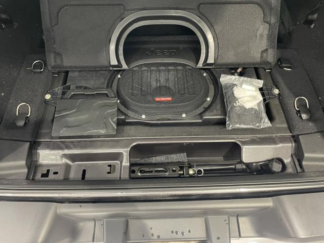 ジープ・ラングラー ８０ｔｈアニバーサリーエディション　認定中古車　ワンオーナー　ＥＴＣ２．０　Ａｐｐｌｅｃａｒｐｌａｙ　ＡｎｄｒｏｉｄＡｕｔｏ　ドライブレコーダー前後（62枚目）
