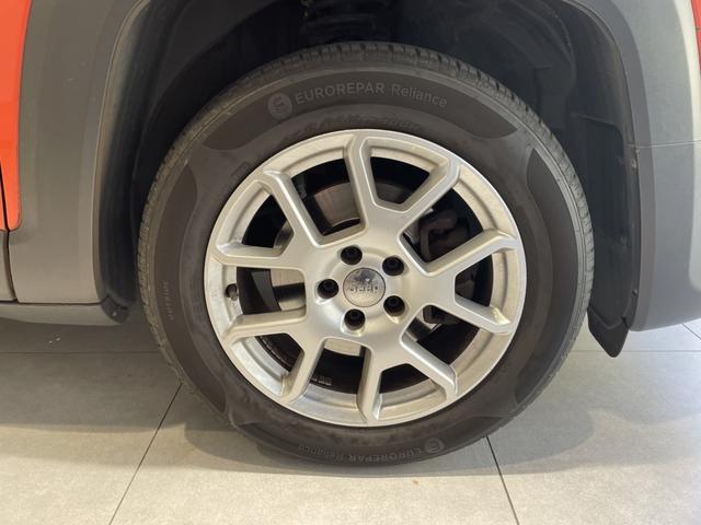 ジープ・レネゲード リミテッド　認定中古車　ワンオーナー　ＥＴＣ２．０　ＴＶチューナー　Ａｐｐｌｅｃａｒｐｌａｙ　ＡｎｄｒｏｉｄＡｕｔｏ　パワーシート　シートヒーター　ステアリングヒーター（10枚目）