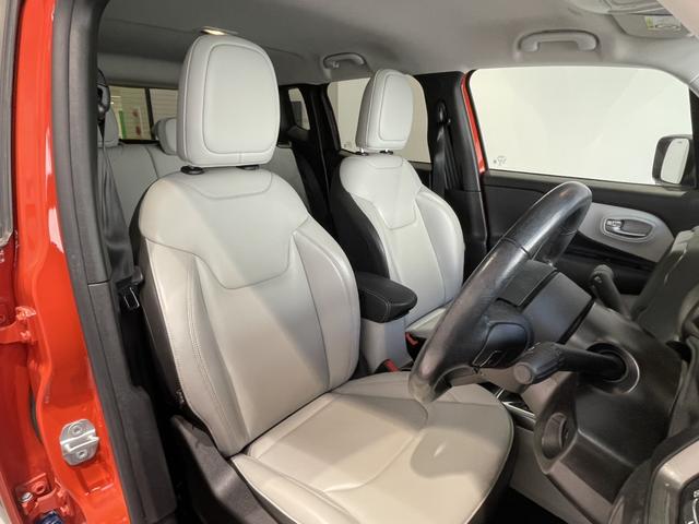 ジープ・レネゲード リミテッド　認定中古車　ワンオーナー　ＥＴＣ２．０　ＴＶチューナー　Ａｐｐｌｅｃａｒｐｌａｙ　ＡｎｄｒｏｉｄＡｕｔｏ　パワーシート　シートヒーター　ステアリングヒーター（27枚目）