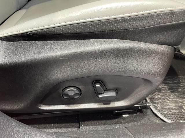 ジープ・レネゲード リミテッド　認定中古車　ワンオーナー　ＥＴＣ２．０　ＴＶチューナー　Ａｐｐｌｅｃａｒｐｌａｙ　ＡｎｄｒｏｉｄＡｕｔｏ　パワーシート　シートヒーター　ステアリングヒーター（28枚目）