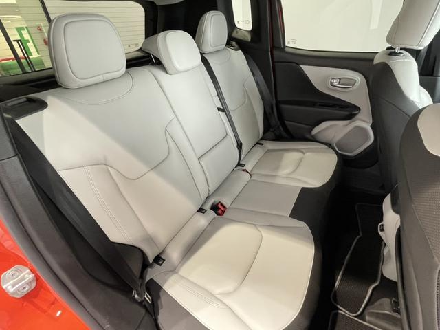 ジープ・レネゲード リミテッド　認定中古車　ワンオーナー　ＥＴＣ２．０　ＴＶチューナー　Ａｐｐｌｅｃａｒｐｌａｙ　ＡｎｄｒｏｉｄＡｕｔｏ　パワーシート　シートヒーター　ステアリングヒーター（29枚目）