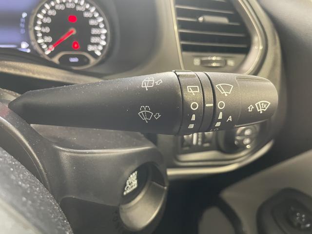 ジープ・レネゲード リミテッド　認定中古車　ワンオーナー　ＥＴＣ２．０　ＴＶチューナー　Ａｐｐｌｅｃａｒｐｌａｙ　ＡｎｄｒｏｉｄＡｕｔｏ　パワーシート　シートヒーター　ステアリングヒーター（38枚目）