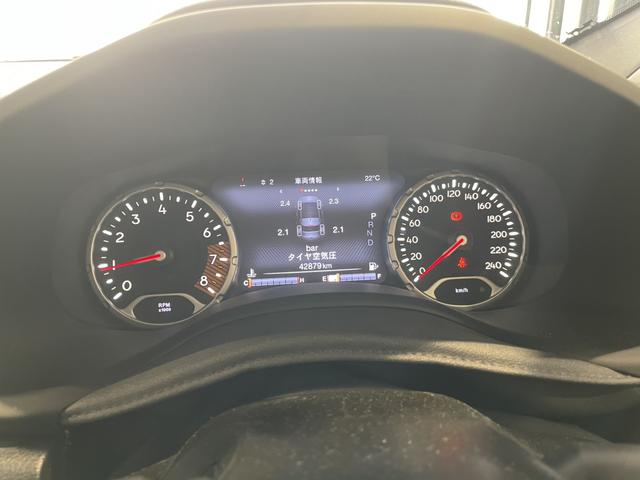 ジープ・レネゲード リミテッド　認定中古車　ワンオーナー　ＥＴＣ２．０　ＴＶチューナー　Ａｐｐｌｅｃａｒｐｌａｙ　ＡｎｄｒｏｉｄＡｕｔｏ　パワーシート　シートヒーター　ステアリングヒーター（40枚目）
