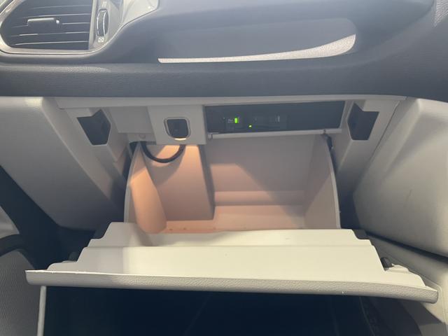 ジープ・レネゲード リミテッド　認定中古車　ワンオーナー　ＥＴＣ２．０　ＴＶチューナー　Ａｐｐｌｅｃａｒｐｌａｙ　ＡｎｄｒｏｉｄＡｕｔｏ　パワーシート　シートヒーター　ステアリングヒーター（55枚目）