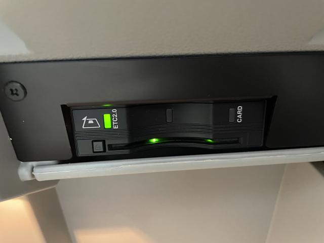 ジープ・レネゲード リミテッド　認定中古車　ワンオーナー　ＥＴＣ２．０　ＴＶチューナー　Ａｐｐｌｅｃａｒｐｌａｙ　ＡｎｄｒｏｉｄＡｕｔｏ　パワーシート　シートヒーター　ステアリングヒーター（56枚目）