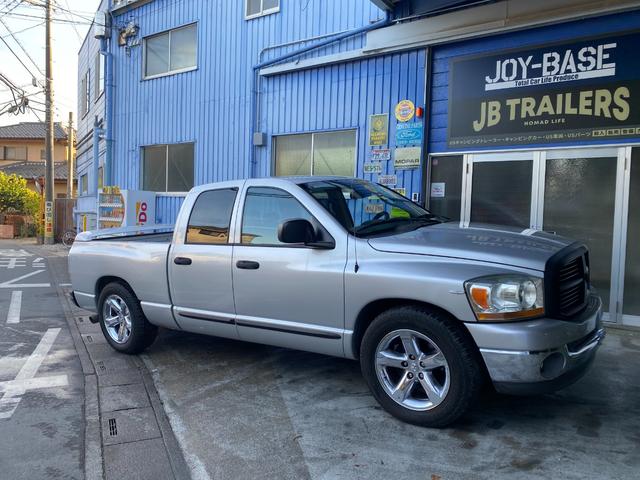 　０６モデル　５．７ＨＥＭＩ　ＳＬＴ　ローダウン　マグナフローマフラー　自社管理車両(9枚目)