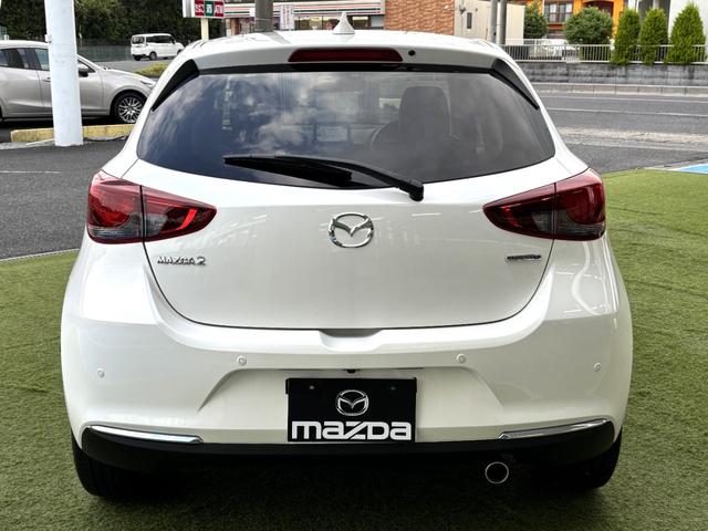 ＭＡＺＤＡ２ ＸＤ　１００周年特別記念車　走行７，２４６キロ　ワンオーナー　マツコネナビ　フルセグＴＶ　ブルートゥース　ＥＴＣ　３６０°ビュー　専用レザー　シートヒーター　ステアリングヒーター　パワーシート　禁煙車（17枚目）