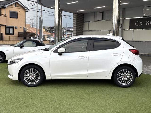 ＭＡＺＤＡ２ ＸＤ　１００周年特別記念車　走行７，２４６キロ　ワンオーナー　マツコネナビ　フルセグＴＶ　ブルートゥース　ＥＴＣ　３６０°ビュー　専用レザー　シートヒーター　ステアリングヒーター　パワーシート　禁煙車（18枚目）