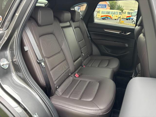 ＣＸ－５ ＸＤ　エクスクルーシブモード　４ＷＤ　ナビ　フルセグＴＶ　ＥＴＣ２．０　ドラレコ　ＢＯＳＥ　デイライトキット　シートエアコン　アルミペダル　全席シートヒーター　レザーシート　パワーシート　パワーリフトゲート　バーグラアラーム（12枚目）