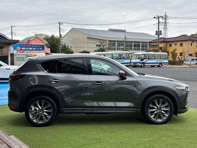 ＣＸ－５ ＸＤ　エクスクルーシブモード　４ＷＤ　ナビ　フルセグＴＶ　ＥＴＣ２．０　ドラレコ　ＢＯＳＥ　デイライトキット　シートエアコン　アルミペダル　全席シートヒーター　レザーシート　パワーシート　パワーリフトゲート　バーグラアラーム（17枚目）