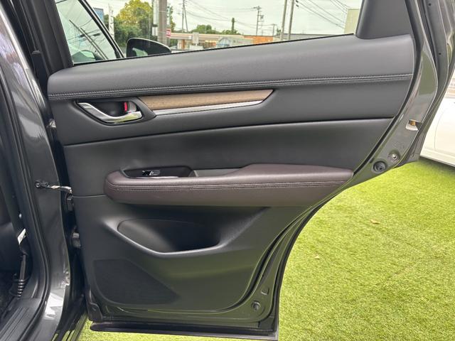 ＣＸ－５ ＸＤ　エクスクルーシブモード　４ＷＤ　ナビ　フルセグＴＶ　ＥＴＣ２．０　ドラレコ　ＢＯＳＥ　デイライトキット　シートエアコン　アルミペダル　全席シートヒーター　レザーシート　パワーシート　パワーリフトゲート　バーグラアラーム（43枚目）