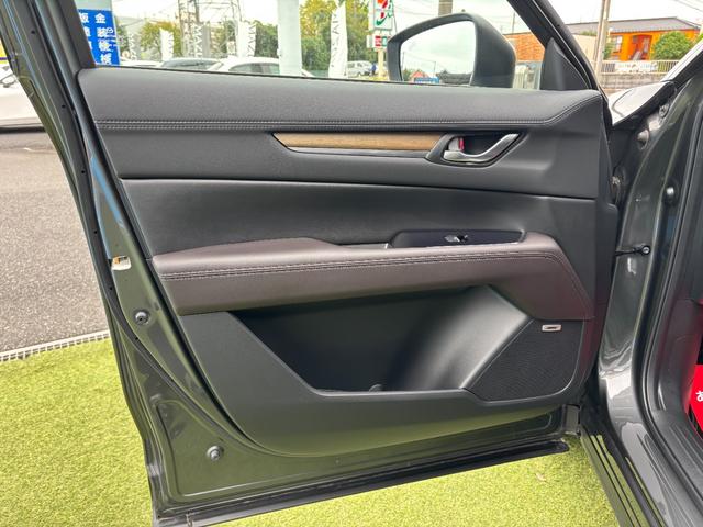 ＣＸ－５ ＸＤ　エクスクルーシブモード　４ＷＤ　ナビ　フルセグＴＶ　ＥＴＣ２．０　ドラレコ　ＢＯＳＥ　デイライトキット　シートエアコン　アルミペダル　全席シートヒーター　レザーシート　パワーシート　パワーリフトゲート　バーグラアラーム（45枚目）