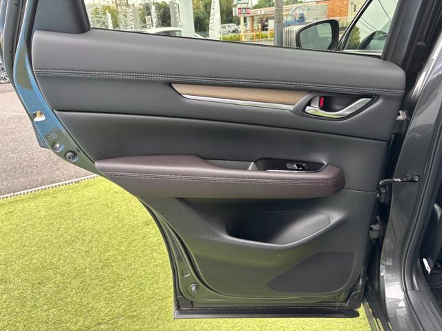 ＣＸ－５ ＸＤ　エクスクルーシブモード　４ＷＤ　ナビ　フルセグＴＶ　ＥＴＣ２．０　ドラレコ　ＢＯＳＥ　デイライトキット　シートエアコン　アルミペダル　全席シートヒーター　レザーシート　パワーシート　パワーリフトゲート　バーグラアラーム（50枚目）