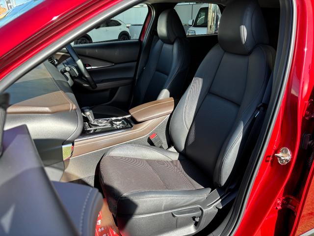 ＣＸ－３０ ＸＤ　プロアクティブ　ツーリングセレクション　シグネチャースタイル　ブラックレザーＰＫＧ　３６０°セーフティＰＫＧ　ナビＴＶ　ＥＴＣ２．０光ビーコン付　前後ドラレコ　エンジンスターター　スカッフプレート　パワーシート　シートヒーター（11枚目）