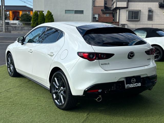 MAZDA3ファストバック 20S ツーリング 試乗車アップ 走行95km 360°ビュー ドライバーモニタリング マツダコネクト MHA8スピーカー アダプティブLED ワイヤレス充電 禁煙車(2枚目)