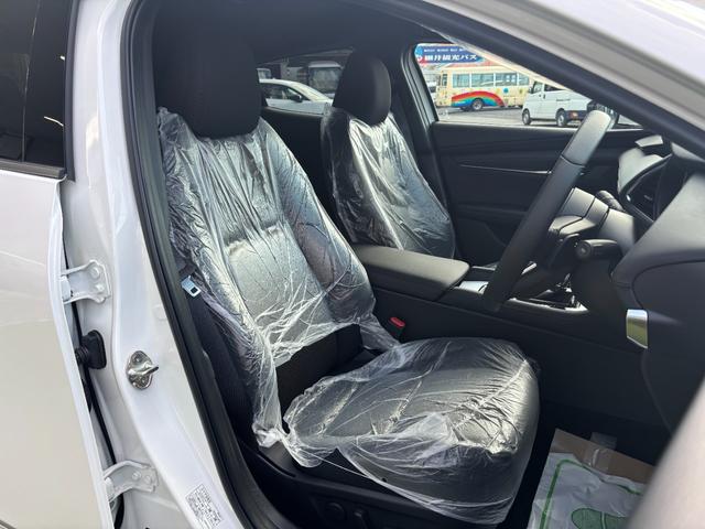 MAZDA3ファストバック 20S ツーリング 試乗車アップ 走行95km 360°ビュー ドライバーモニタリング マツダコネクト MHA8スピーカー アダプティブLED ワイヤレス充電 禁煙車(4枚目)