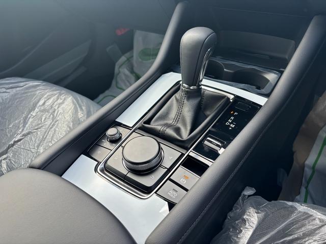 MAZDA3ファストバック 20S ツーリング 試乗車アップ 走行95km 360°ビュー ドライバーモニタリング マツダコネクト MHA8スピーカー アダプティブLED ワイヤレス充電 禁煙車(9枚目)