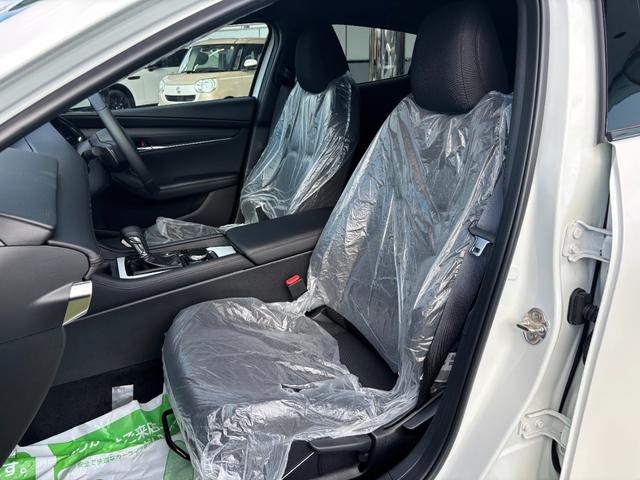 MAZDA3ファストバック 20S ツーリング 試乗車アップ 走行95km 360°ビュー ドライバーモニタリング マツダコネクト MHA8スピーカー アダプティブLED ワイヤレス充電 禁煙車(10枚目)