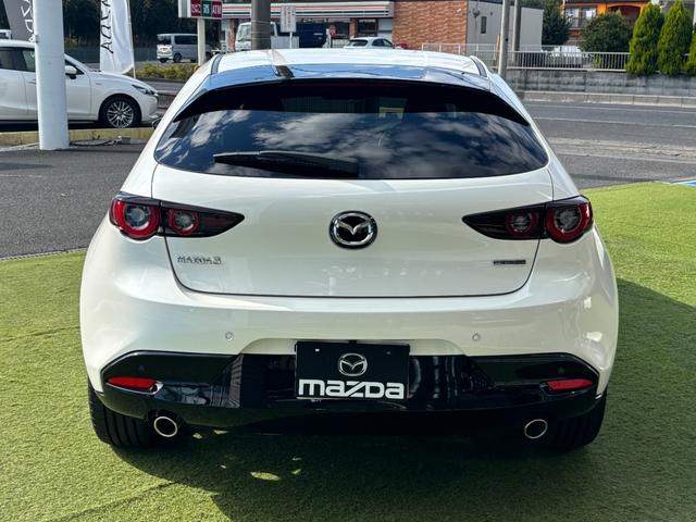 MAZDA3ファストバック 20S ツーリング 試乗車アップ 走行95km 360°ビュー ドライバーモニタリング マツダコネクト MHA8スピーカー アダプティブLED ワイヤレス充電 禁煙車(18枚目)