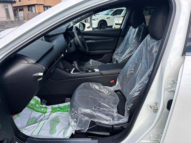 MAZDA3ファストバック 20S ツーリング 試乗車アップ 走行95km 360°ビュー ドライバーモニタリング マツダコネクト MHA8スピーカー アダプティブLED ワイヤレス充電 禁煙車(45枚目)