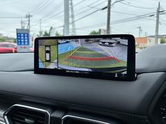 「３６０°ビュー・モニター」装備◇車両の前後左右にある４つのカメラ映像をさまざまな走行状況に応じて切り替えてセンターディスプレイに表示、死角や障害物との距離確認できるようになり危機回避操作をサポート◇ 5
