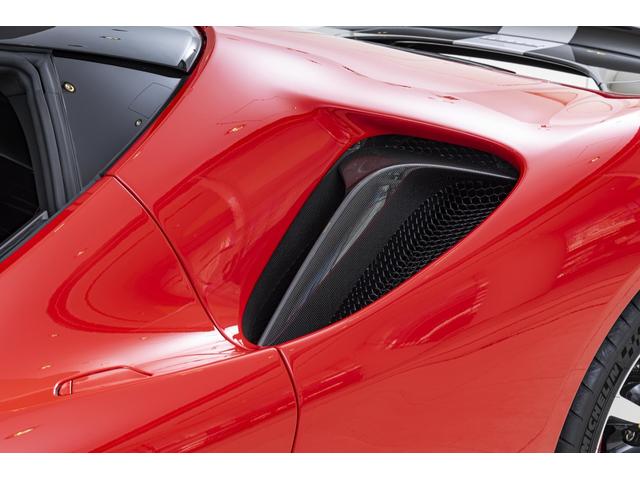 SF90ストラダーレ アセット フィオラノ F1 DCT E4WD 2トーンペインティングNERO ブラックセラミックマフラー カーボンホイールカーボンファイバーFSR バックカメラ OP2112(22枚目)