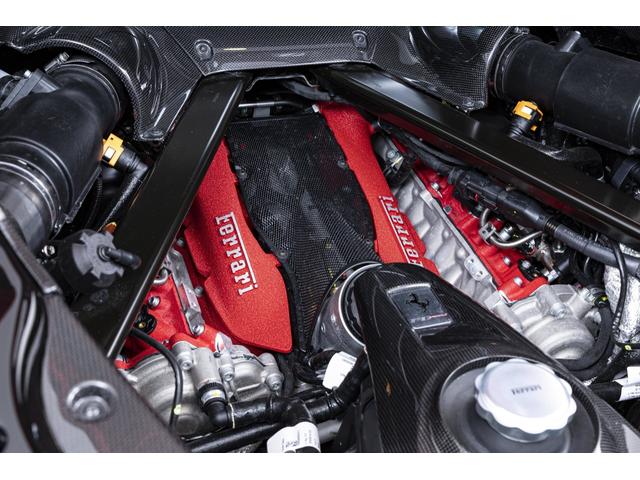 SF90ストラダーレ アセット フィオラノ F1 DCT E4WD 2トーンペインティングNERO ブラックセラミックマフラー カーボンホイールカーボンファイバーFSR バックカメラ OP2112(23枚目)