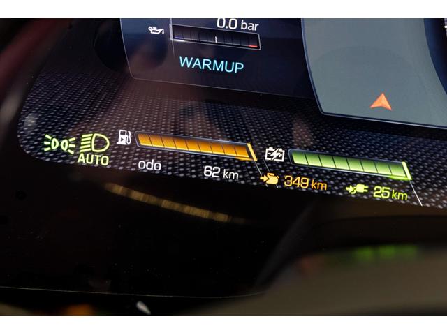 SF90ストラダーレ アセット フィオラノ F1 DCT E4WD 2トーンペインティングNERO ブラックセラミックマフラー カーボンホイールカーボンファイバーFSR バックカメラ OP2112(31枚目)