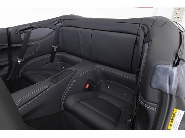 ポルトフィーノ F1 DCT 認定中古車 ADAS FULL PACKAGE SFロゴ サラウンドビューモニター アルミニウムキャリパー 跳ね馬刺繍カーボンダッシュボード カーボンF1コンソール フロントグリルクロームエッジ(4枚目)