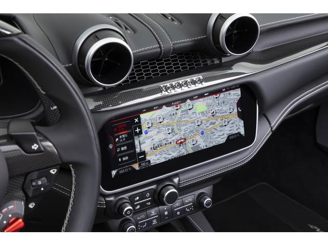 ポルトフィーノ F1 DCT 認定中古車 ADAS FULL PACKAGE SFロゴ サラウンドビューモニター アルミニウムキャリパー 跳ね馬刺繍カーボンダッシュボード カーボンF1コンソール フロントグリルクロームエッジ(10枚目)