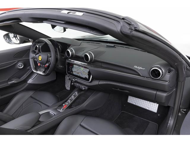 ポルトフィーノ F1 DCT 認定中古車 ADAS FULL PACKAGE SFロゴ サラウンドビューモニター アルミニウムキャリパー 跳ね馬刺繍カーボンダッシュボード カーボンF1コンソール フロントグリルクロームエッジ(14枚目)